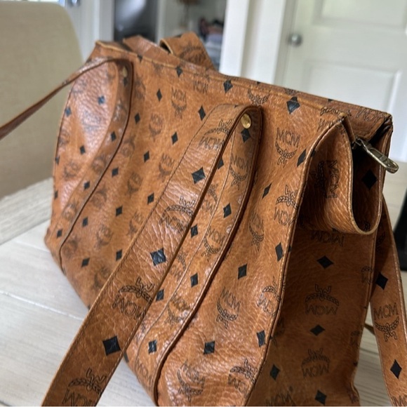 Mcm Visetos Monogram carry all tote authentic hang bag - Picture 4 of 16